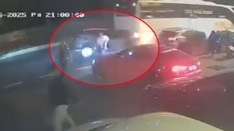 Duran otobüse arkadan çarptı! Korku dolu anlar...