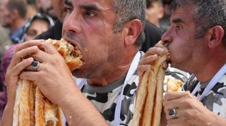 Günlerce aç kaldı, 10 gram altını kazandı! Bursa'da ilginç yarışma