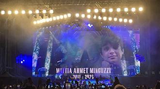 Gun's N' Roses İstanbul konserinde Mattia Ahmet Minguzzi'yi andı