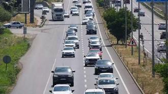 İstanbul'a dönüş çilesi başladı! Kilometrelerce kuyruk oluştu