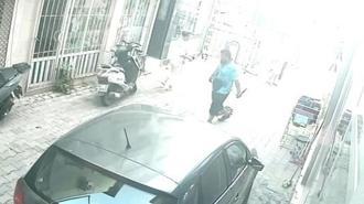 Vahşi cinayetin zanlısı elinde bıçakla böyle görüntülendi