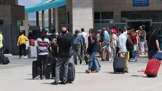 Van'da yoğunluk: İran hava sahası kapanınca Türkiye’ye akın başladı