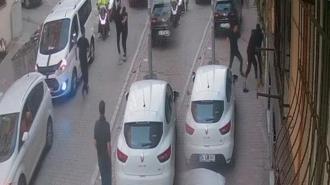 Yol verme tartışması kanlı bitti! Kavgayı ayırmak istedi göğsünden bıçaklandı