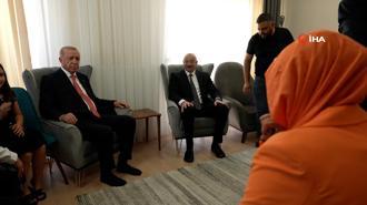 Cumhurbaşkanı Erdoğan Azerbaycan Cumhurbaşkanı Aliyev'le birlikte Azerbaycan Mahallesi'nde bir evi ziyaret etti