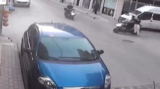 Bursa'da iki motosiklet çarpıştı! Kaza anı kamerada