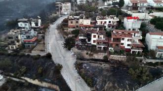 İzmir'deki orman yangını 3'üncü gününde; yanan alanlar ve evler havadan görüntülendi