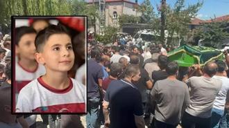 Hafriyat kamyonunun çarptığı otomobilden fırlayan Enes öldü