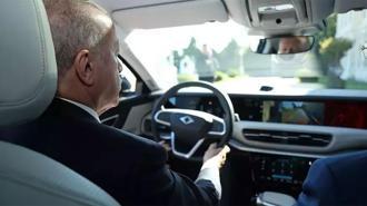 Cumhurbaşkanı Erdoğan Togg'un yeni modeli ile deneme sürüşü yaptı