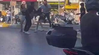 Motosikletli kadınlara dehşeti yaşattılar