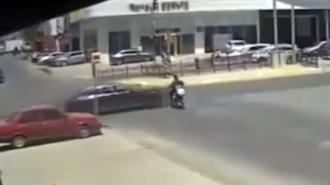 Kazayı gören olay yerine koştu! Işık ihlali...