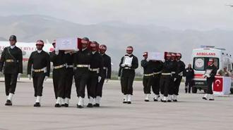 Pençe-Kilit Harekatı bölgesinde şehit olan 6 asker için Hakkari'de tören düzenlendi