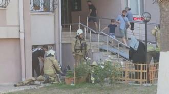 Beylikdüzü'nde kimyasal madde paniği: İki vatandaş ve iki itfaiyeci zehirlendi