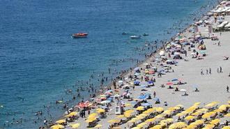 Antalya'da 102 binden fazla yabancı ziyaretçi girişiyle temmuz ayı rekoru kırıldı