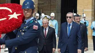 Cumhurbaşkanı Erdoğan ve YAŞ üyeleri Anıtkabir'de! 'Tarihi adımlar atıyoruz'