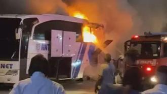 Facia ucuz atlatıldı! Ümraniye’de yolcu otobüsü alev alev yandı