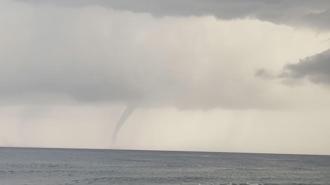 Hatay'da denizde hortum oluştu