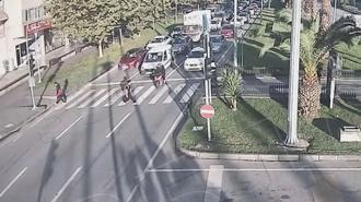 Kazalar anbean kaydedildi! Aşırı hız ve dikkatsizlik...