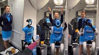 Dünyanın ilk robot kabin memuru uçuşta görev yaptı, yolcuların gözdesi oldu!