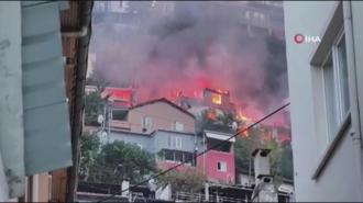 Bursa'da 2 katlı bina alevlere teslim oldu
