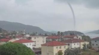 Marmaris'te çıkan hortum kamerada