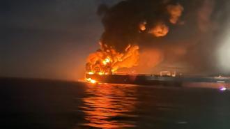 Karadeniz'de yangın çıkan "KAIROS" gemisinden kurtarılan 25 personel limana getirildi