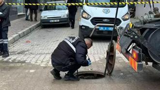 Tıkanıklığı gidermek için kanalizasyona gelen ekipleri dehşete düşüren olay