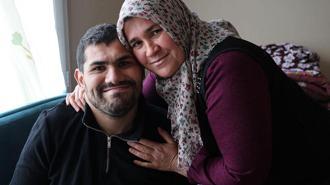6 yaşındayken boynuna tel battı, tüm hayatı karardı! '22 yaşına kadar sırtımda taşıdım'
