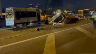 Bağcılar TEM Otoyolu'nda zincirleme kaza! Trafik durma noktasına geldi