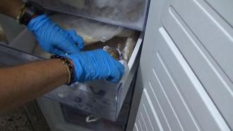 'Polisiz' deyip evini sattırdılar! Serveti derin dondurucuda sakladılar