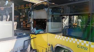 Üsküdar'da İETT otobüsü börekçiye girdi! Yaralılar var