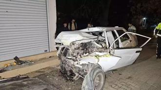 Adana'da korkunç kaza! Çocuk sürücünün kullandığı otomobil, kamyonetle çarpıştı