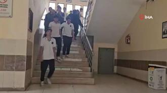 Okulda sosyal deney! Sadece 1 öğrenci gördü: O anlar kayıt altında