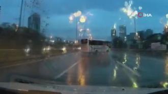 Maltepe’de minibüsün devrildiği anlar kamerada