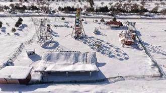 Van'da lunaparkta feci kaza! Oyun alanının çatısı çöktü