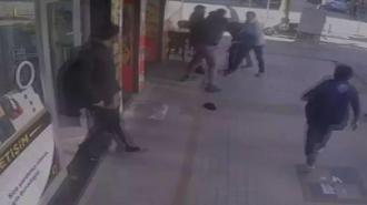 Oyuncak silahla kuyumcu soymaya çalıştılar! Esnaf yardıma koştu