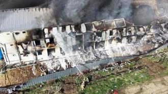 Esenyurt'ta işçilerin kaldığı konteynerde yangın! Alevlere müdahale ediliyor