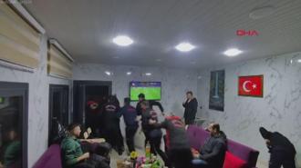 Osmaniye’de itfaiyecilerin Süper Kupa final maçı sırasında göreve çıkışı kamerada