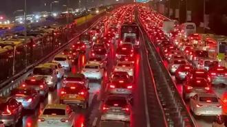İstanbul'da trafik yoğunluğu yüzde 85'e çıktı! İşte bölge bölge son durum