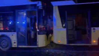 Başakşehir'de 3 İETT otobüsünün çarpıştığı kazada 5 kişi yaralandı