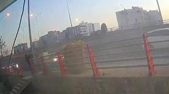 Kaldırımda yürürken hayatının şokunu yaşadı