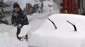 Beyaz felaket! Kar kalınlığı 4 metreye ulaştı: Yüzlerce köye ulaşım kapandı