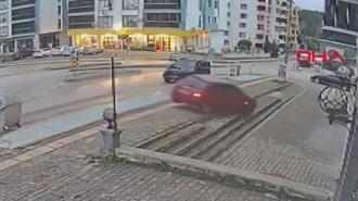 Kaza ucuz atlatıldı! Pedalları karıştıran sürücü...