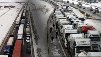 TAG otoyolunda kilometrelerce araç kuyruğu!