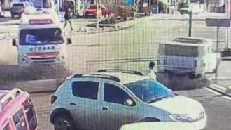 Kaza ucuz atlatıldı! Bir anlık dikkatsizlik...