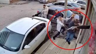 Dehşet anları ortaya çıktı! Hastane önündeki silahlı çatışma: 1 ölü, 4 yaralı