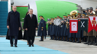 Cumhurbaşkanı Erdoğan, Özbekistan Cumhurbaşkanı Mirziyoyev'i resmi törenle karşıladı