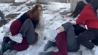 Kız grubundan kan donduran zorbalık! Yol kesip, haraç istediler