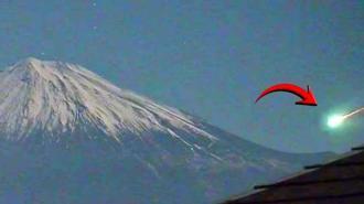 Ateş topu bir anda belirdi! Meteorun yeryüzüne düşme anı görüntülendi