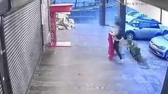 Beylikdüzü'nde iş yerinin önündeki Türk bayrağı indirildi! Polis her yerde arıyor