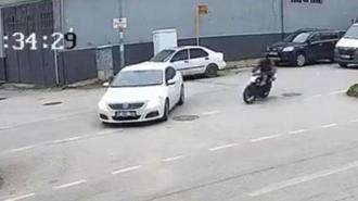 Motosiklet sürücüsü ölümden döndü! Bir anlık dalgınlık...
